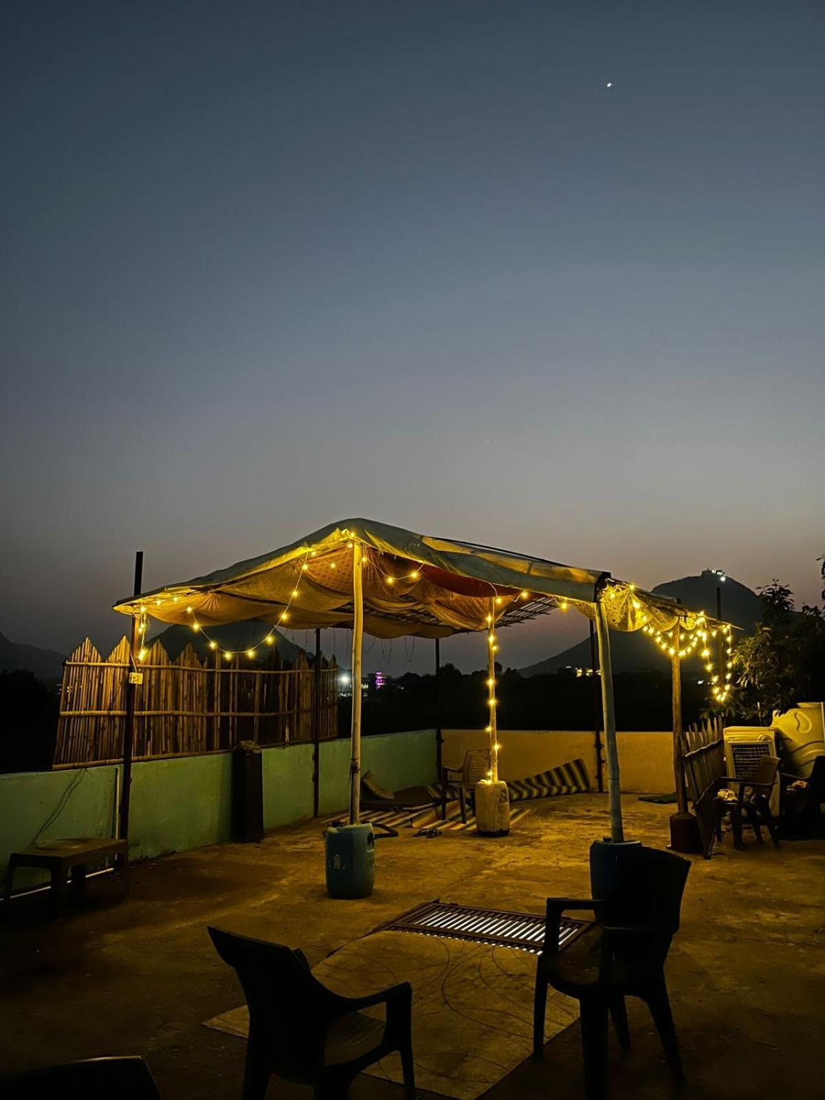 Veera'S Hostel Pushkar Exterior photo